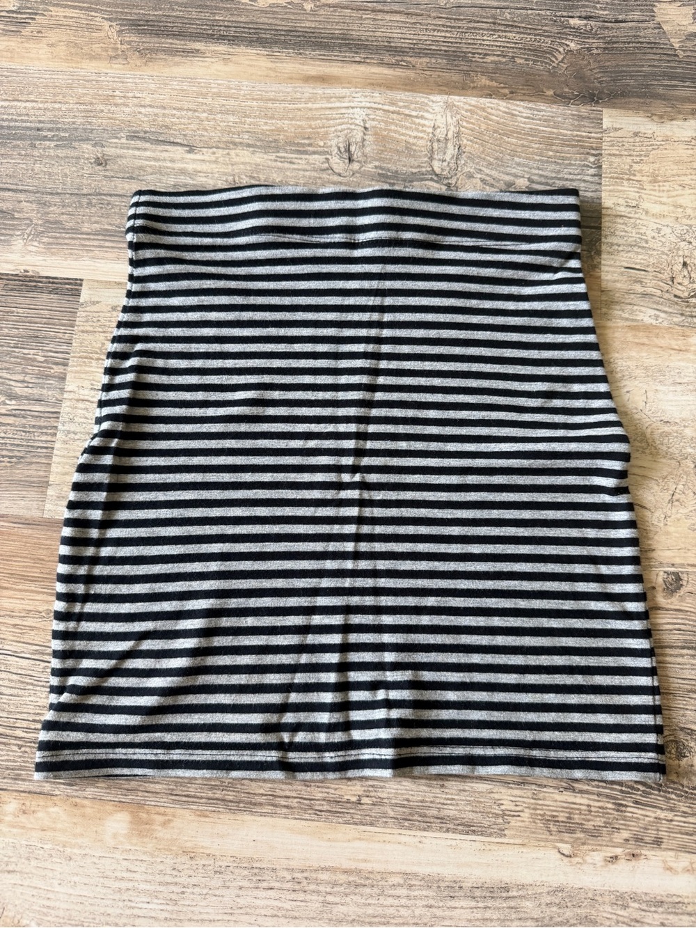 H&M Black and Gray Striped Pencil Skirt